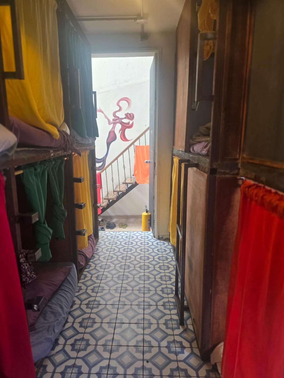 Portelli Hostal Zona G- Para Extranjeros ボゴタ エクステリア 写真