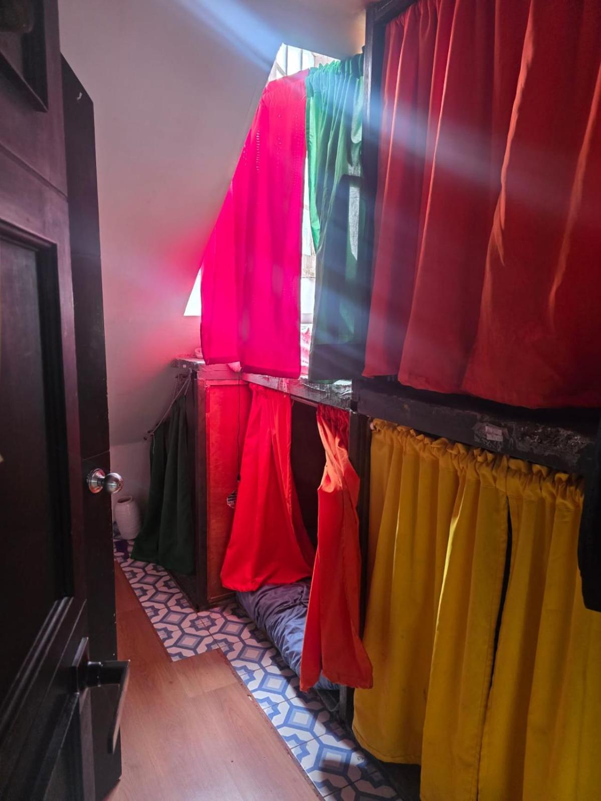 Portelli Hostal Zona G- Para Extranjeros ボゴタ エクステリア 写真